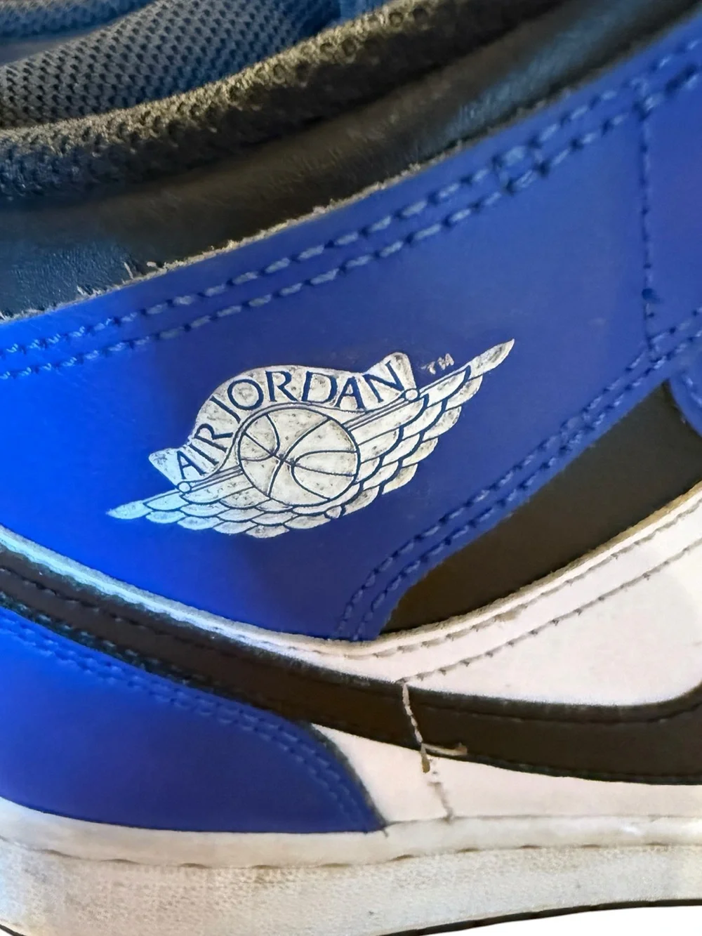 Nike Air Jordan 1 Royal Game  Kids Size 7 Mid-Top Sneakers in Blue, White, Black
